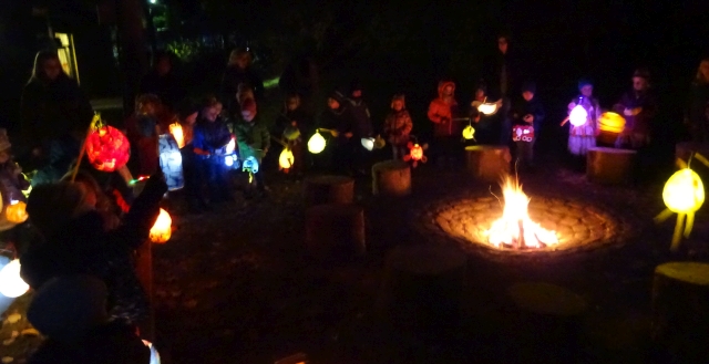 Singen am Feuer 640